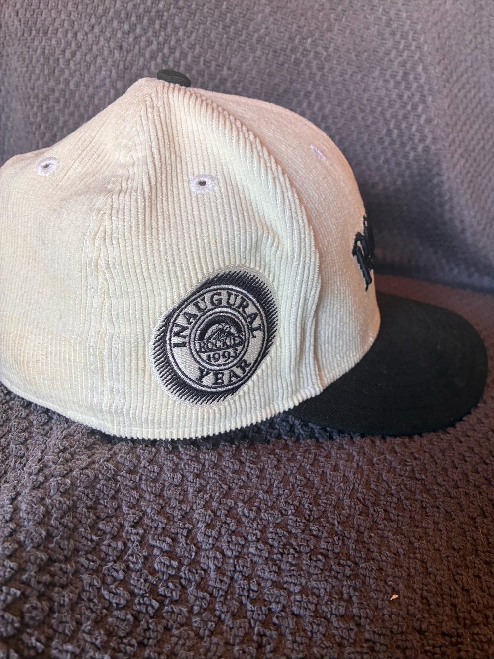 New Era Rockies Two-Tone Baseball Cap - Cream & Black - Picture 3 of 4